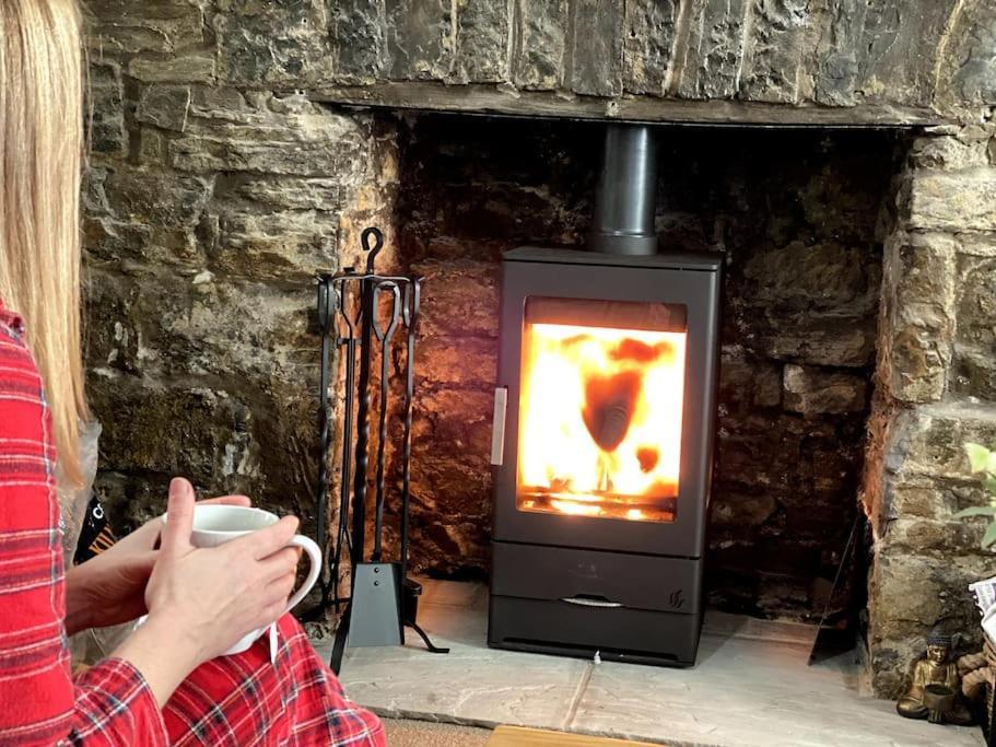 Вилла The Cwtch, Log Fire, Sleeps 6, Nr Zip World, Brecon And Bike Park Wales Абердер Экстерьер фото