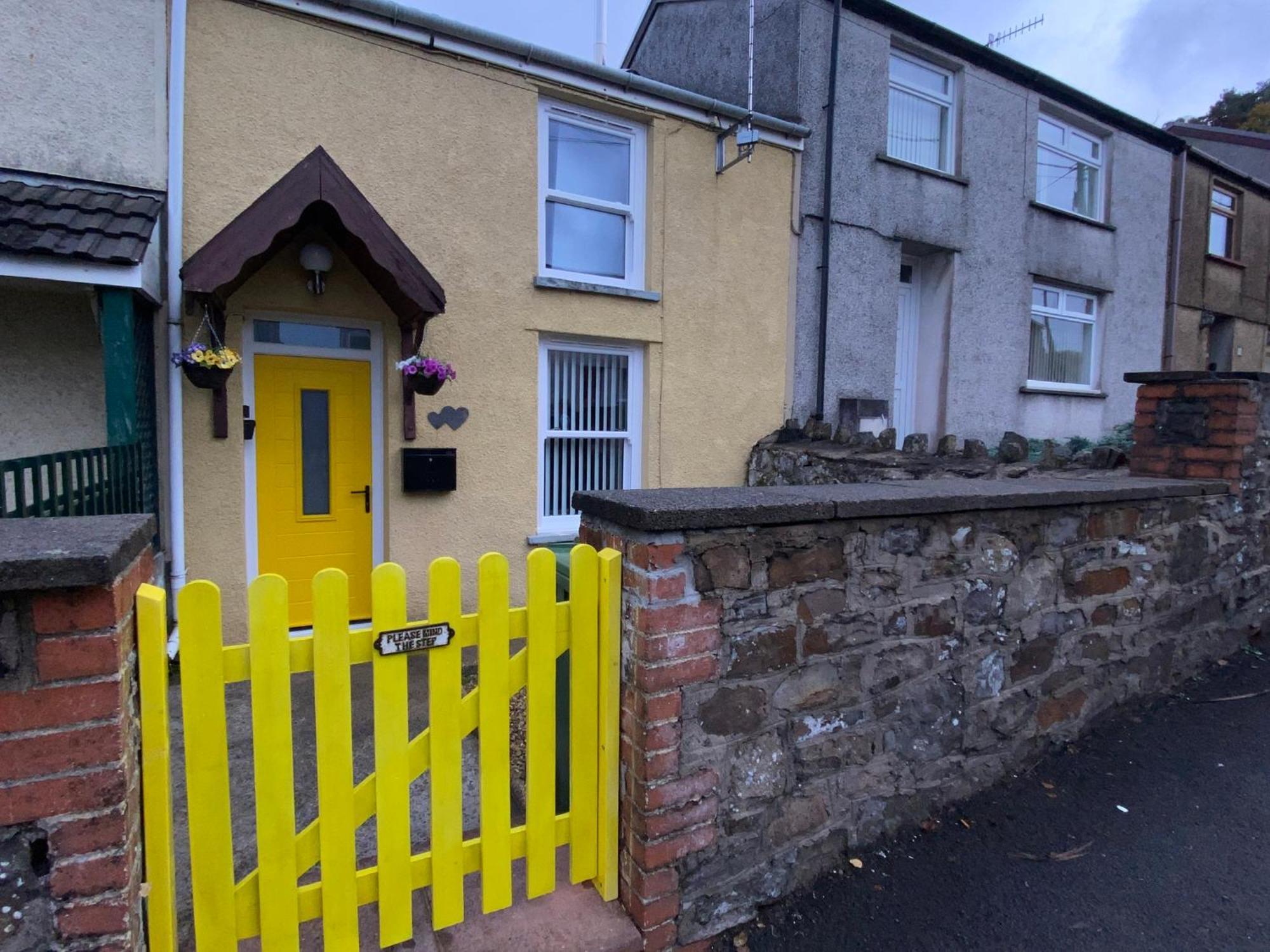 Вилла The Cwtch, Log Fire, Sleeps 6, Nr Zip World, Brecon And Bike Park Wales Абердер Экстерьер фото