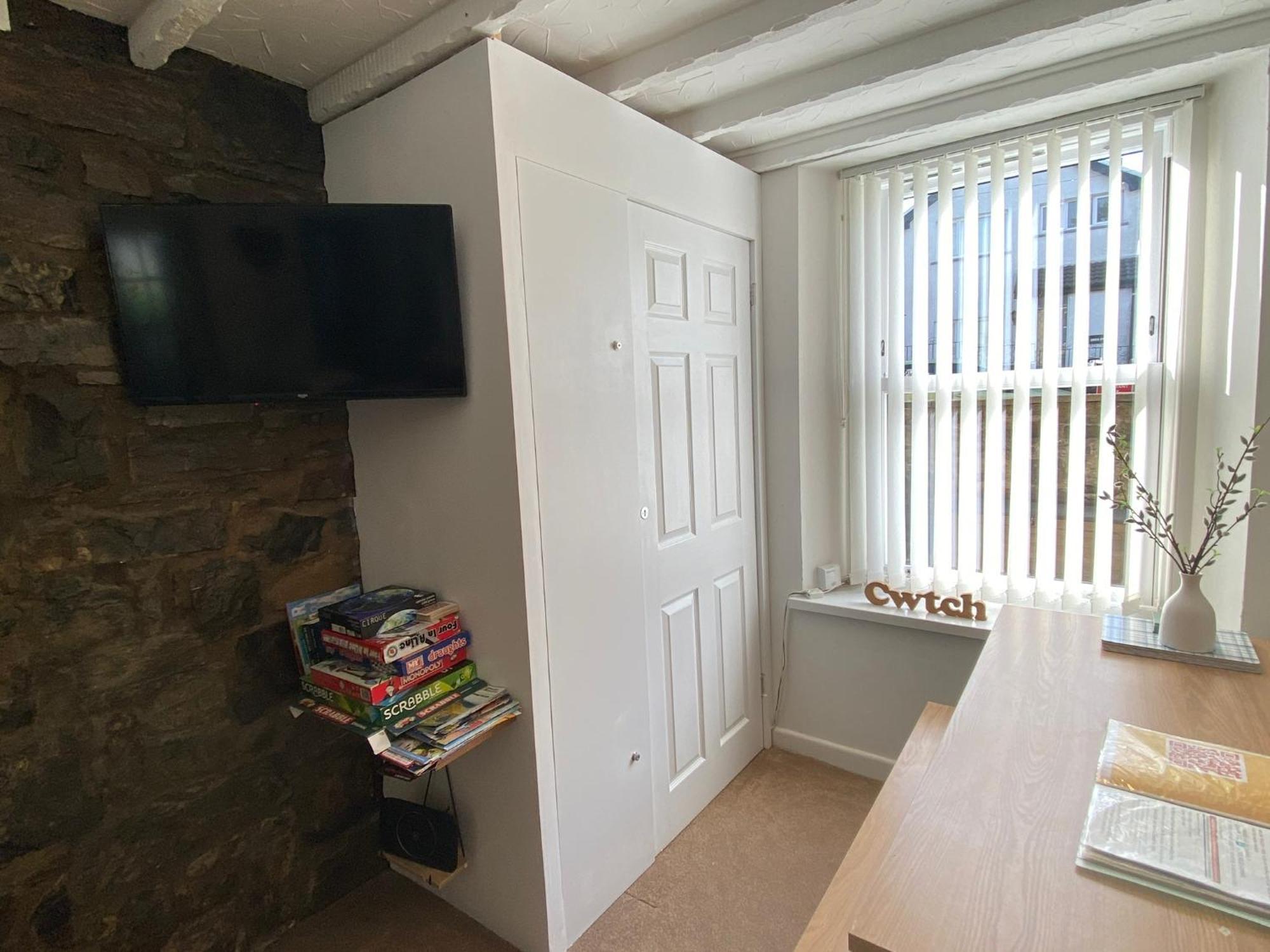 Вилла The Cwtch, Log Fire, Sleeps 6, Nr Zip World, Brecon And Bike Park Wales Абердер Экстерьер фото